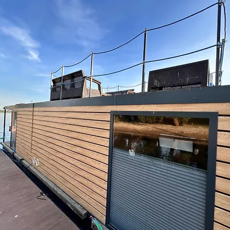 Hausboot Mia Botel