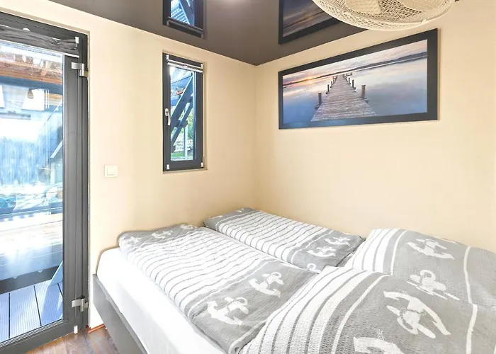 Úszó hotel Houseboat Villa.nautica