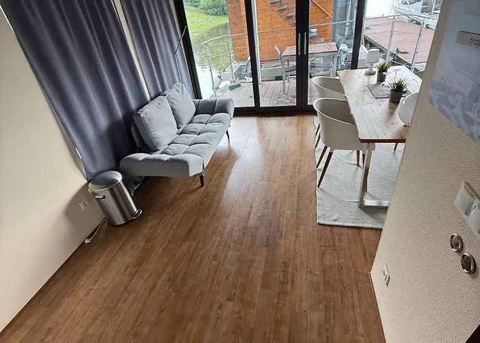 Houseboat Villa.nautica Úszó hotel Wiesbaden