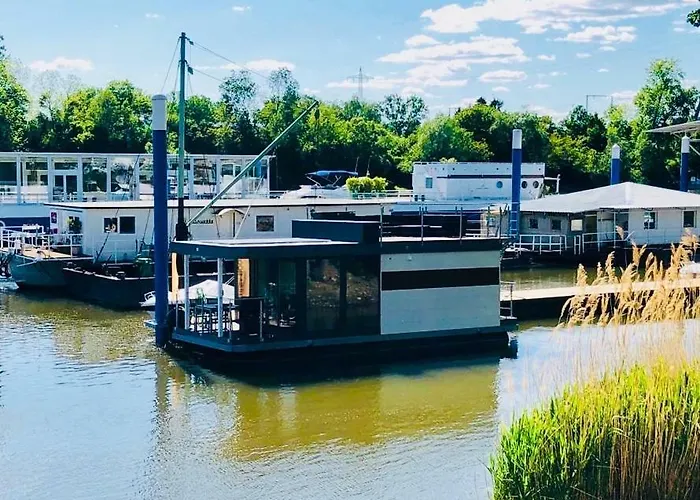 Úszó hotel Houseboat Villa.nautica *